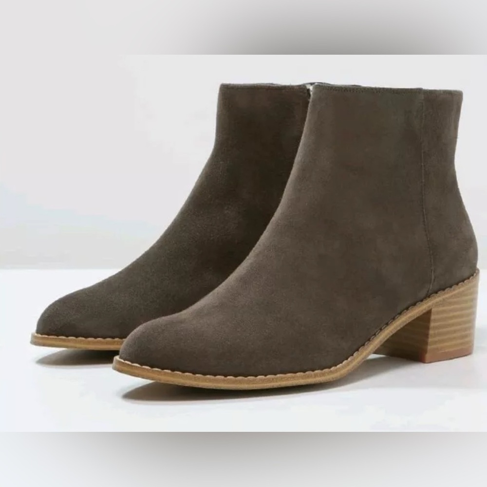 Clarks Breccan Myth